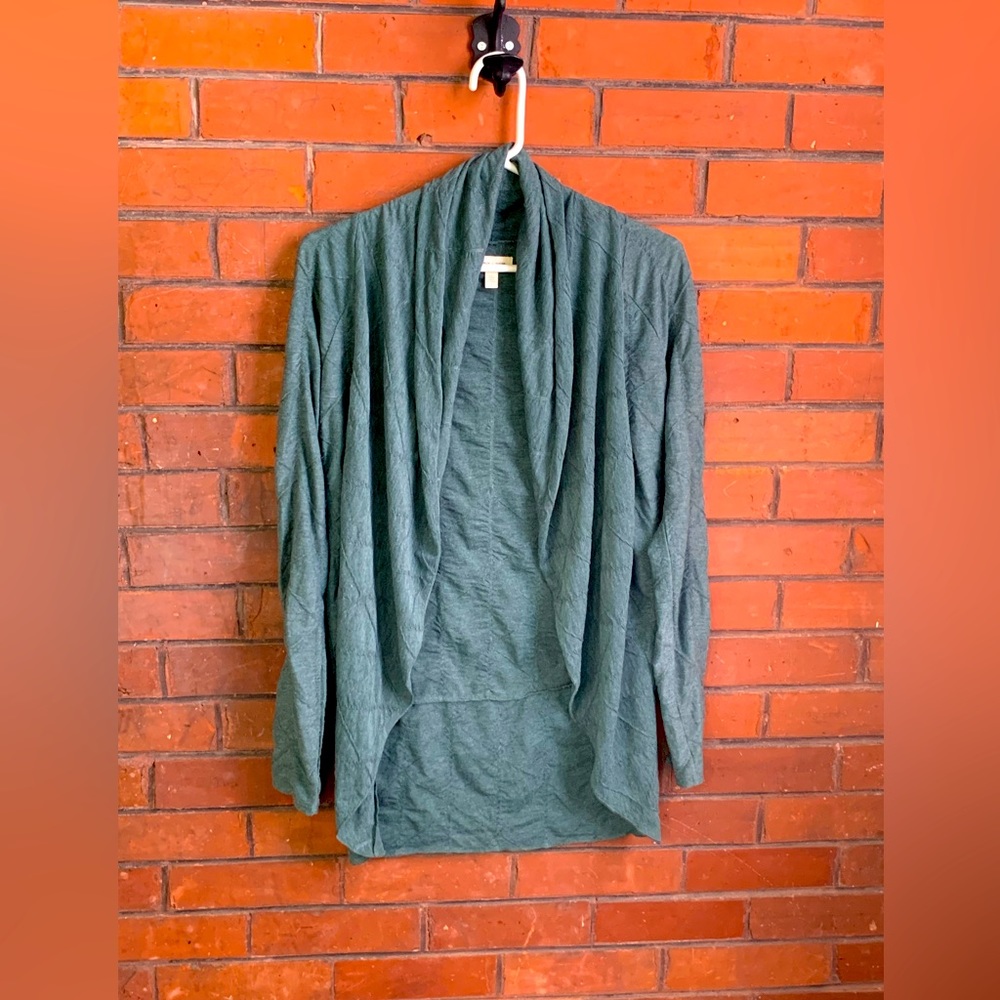 Silence + Noise real cocoon cardigan. Size small